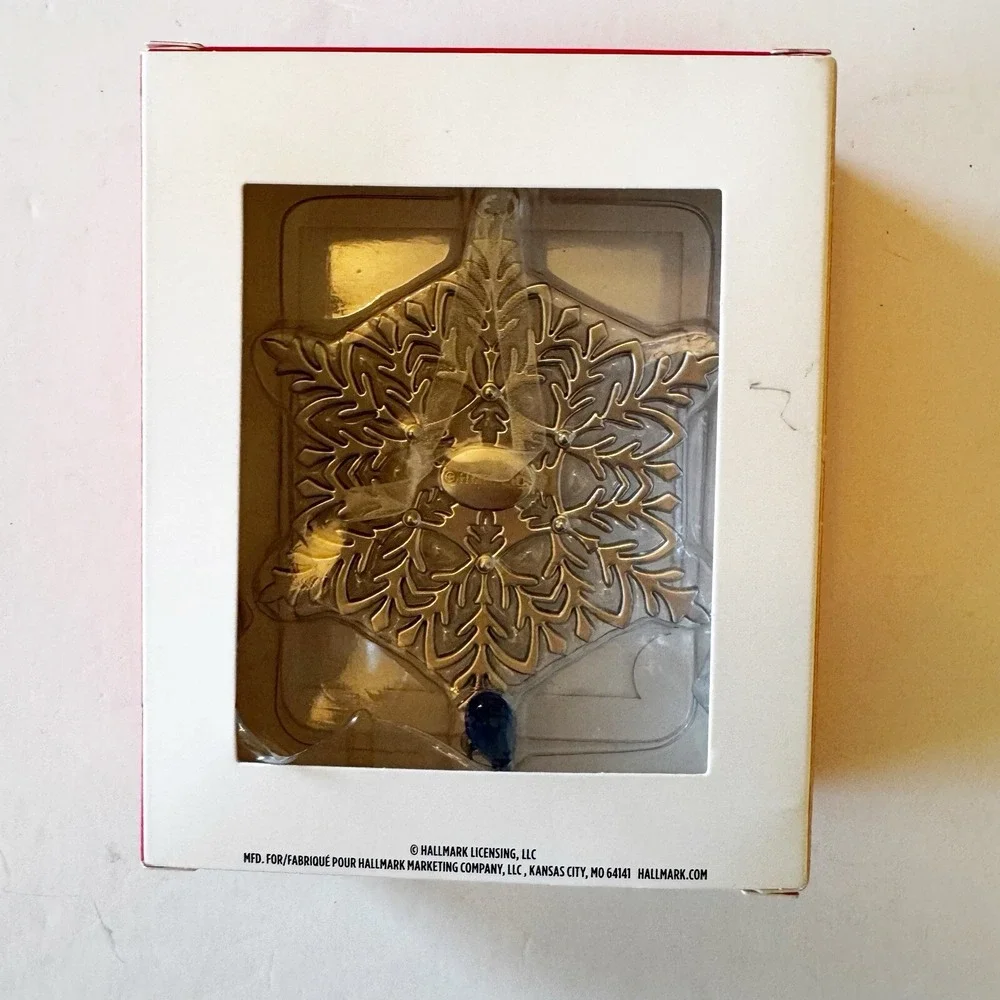 Hallmark 2022 Snowflake Premium Metal Christmas Ornament Holiday Tree Decor NIB